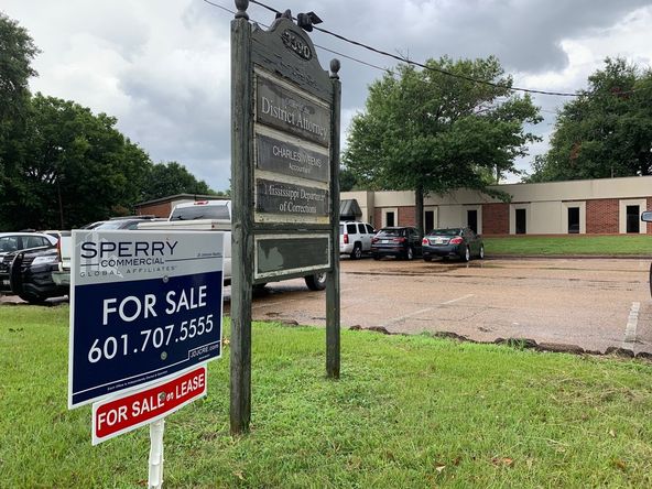 OPPORTUNITY ZONE PROPERTY - 10,975+/- SF Office Building near County Courthouse: 3390 N Liberty St, Canton, MS 39046